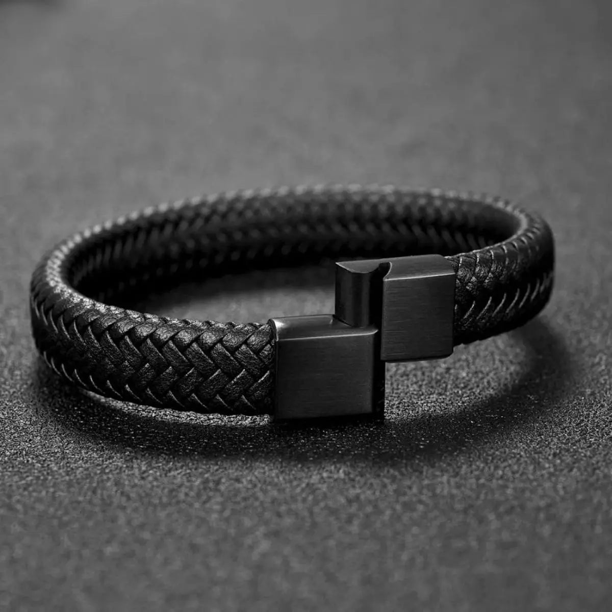 Bracelete Adventure Premium | Couro Encerado e Hardware Nobre | BOLDMAN
