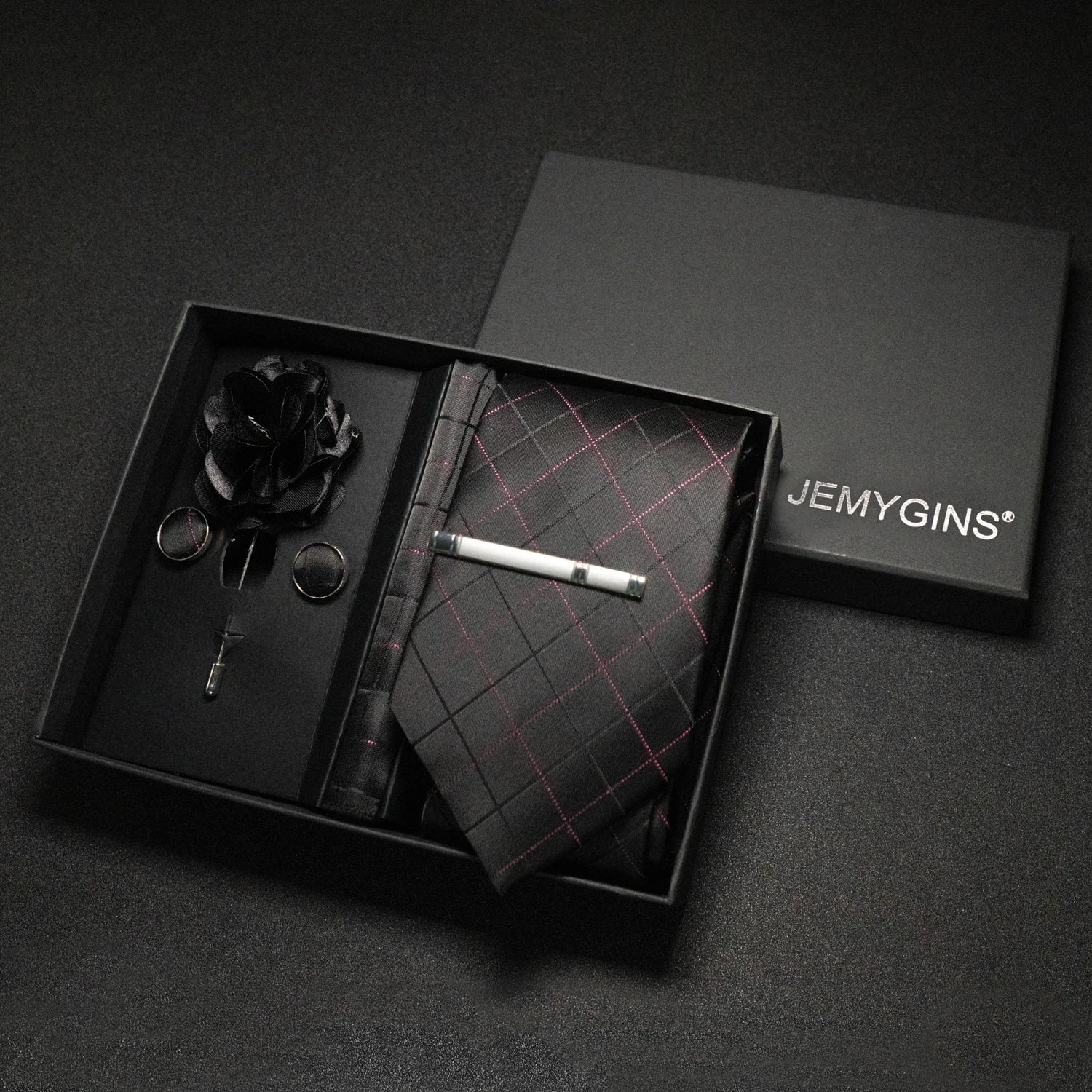 Kit Presente Masculino - 5pcs: 1 Gravata Seda + 4 Acessórios Formais - BOLDMAN
