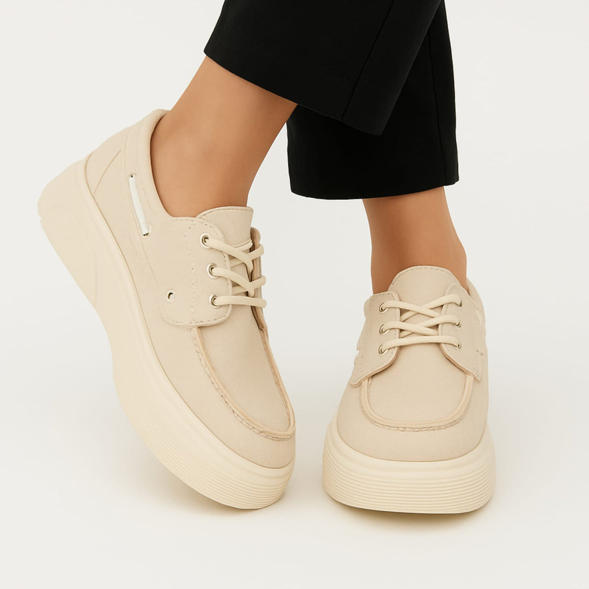 Loafer de Camurça Bege | Elegância Atemporal e Conforto | BOLDMAN