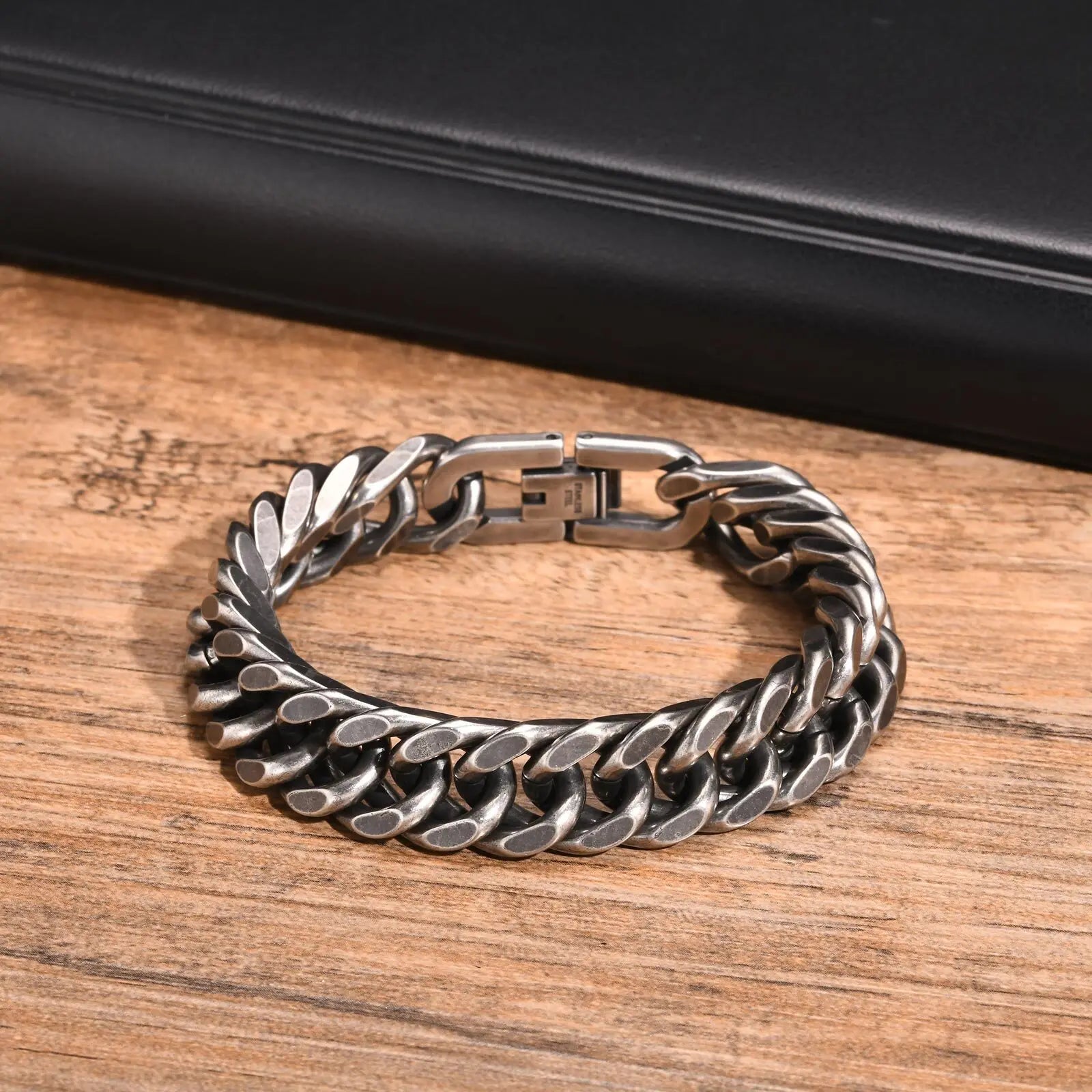 Pulseira Masculina em Aço Inoxidável Retrô - BOLDMAN